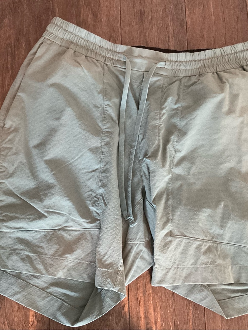 lululemon athletica Men's Drawstring Athletic Shorts - Sage
